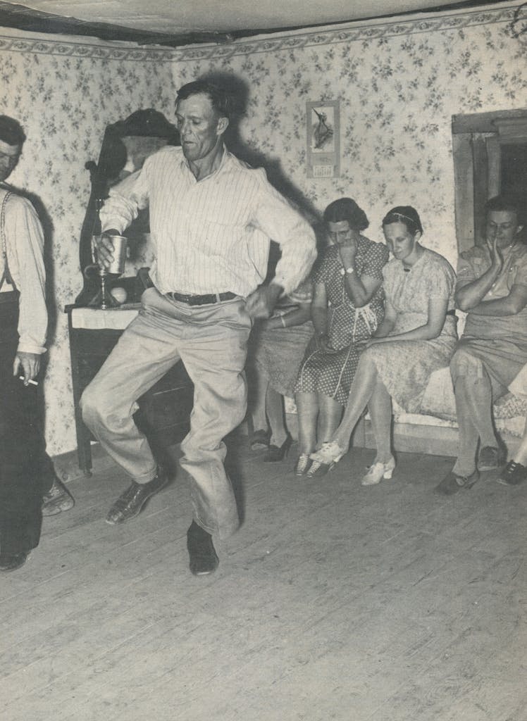 Square dancing at home, Pie Town, New Mexico, 1940