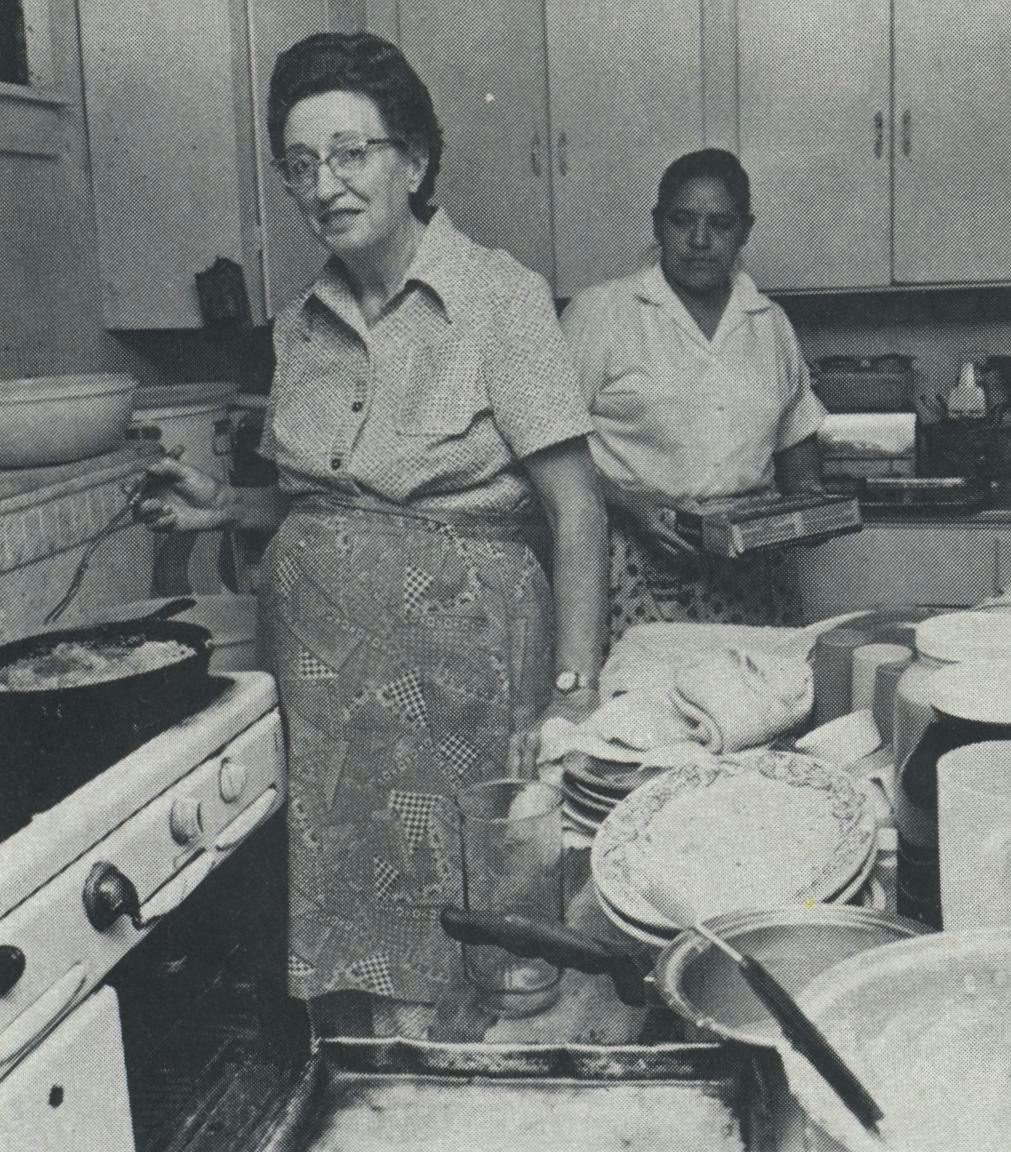 There's no fear of frying in Mrs. Mac's Angleton kitchen as cook Mrs. Zissa prepares for an onslaught of lunchers. 