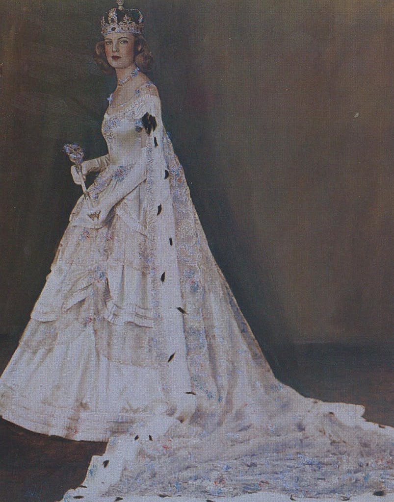 Her Gracious Majesty, Margaret of the House of Barclay, Queen of the Court of the Old South, 1940