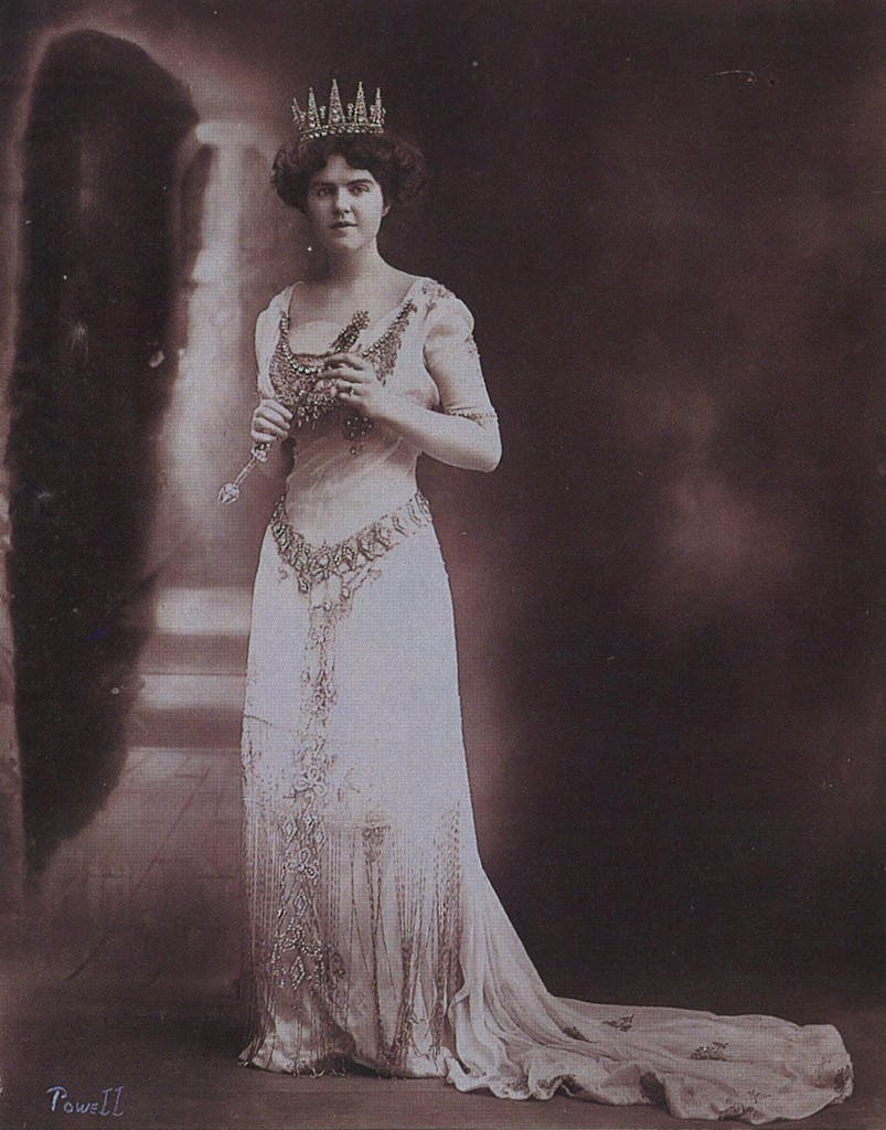 Her Royal Majesty, Nana of the House of Davenport, Queen of the Court of Roses, 1910