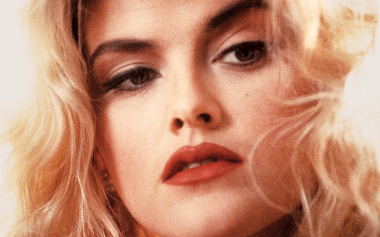 Anna Nicole Smith as Colette Dubois/Vickie Linn in To the Limit.