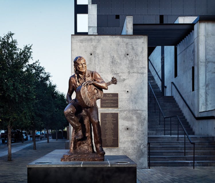 Willie Nelson Statue, Austin – Texas Monthly