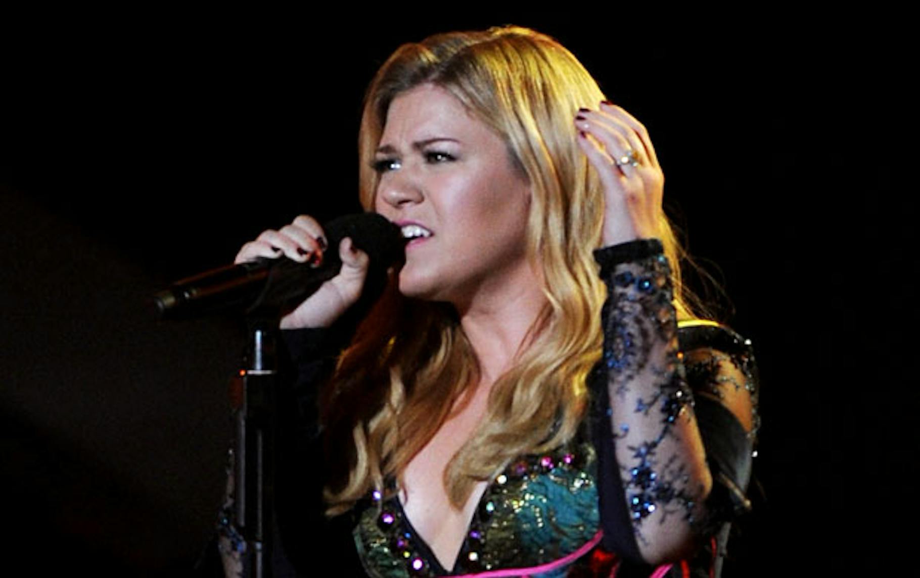 Kelly Clarkson is Engaged! Texas Monthly