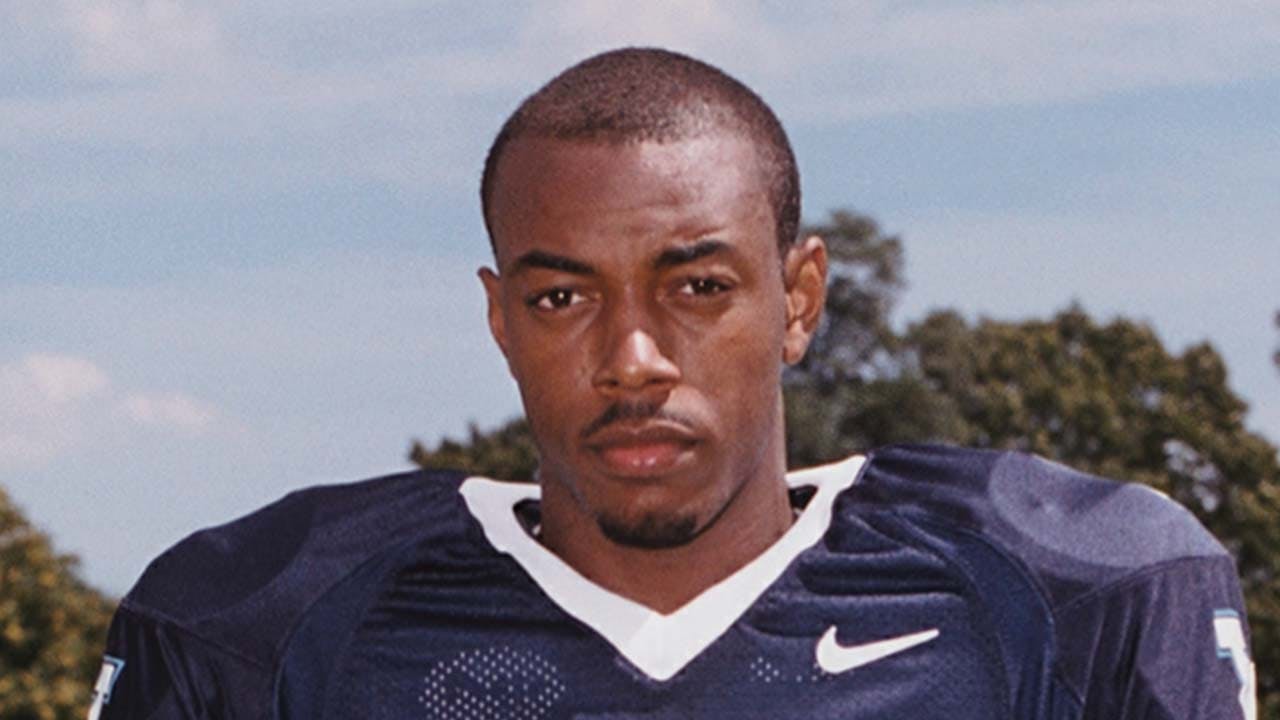 Gerald during the 2005–2006 season at Yale, where he played defensive back.