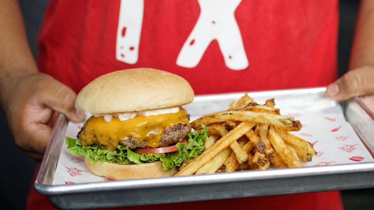 After trademark beef with Pappas, Texas burger joint changes its name