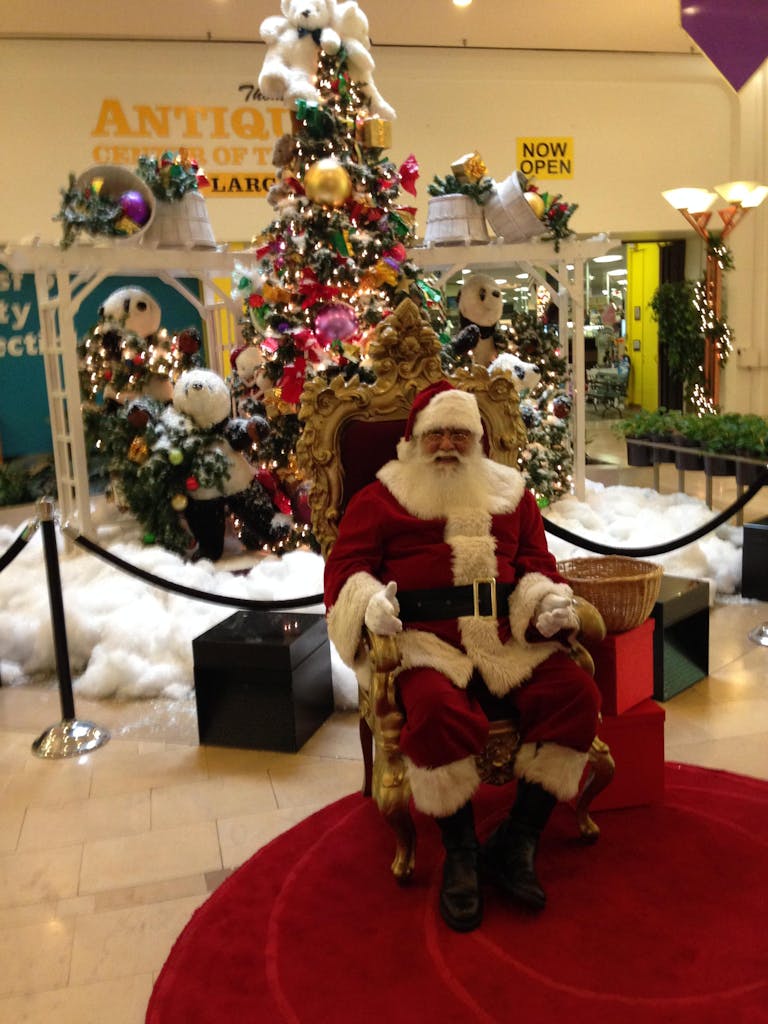 northwest mall santa and christmas scene. 