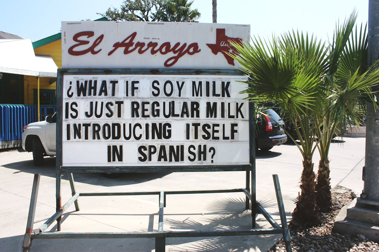 El Arroyo sign