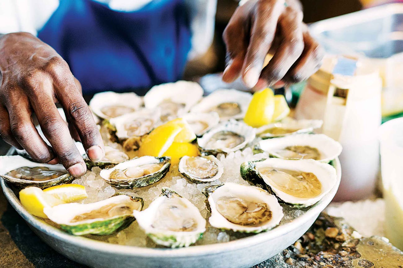 Where to Slurp on Raw Oysters This Valentine's Day – Texas Monthly
