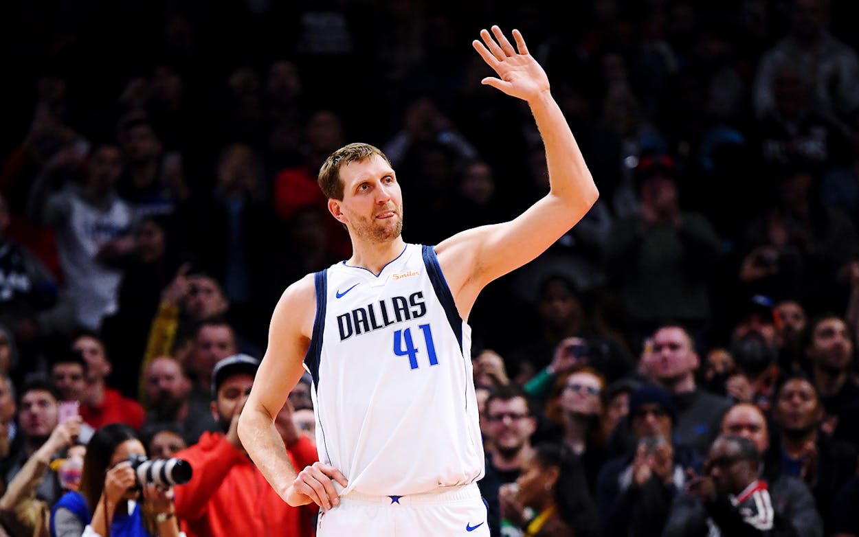Dirk Nowitzki acknowledges an ovation from the crowd in his final game against the LA Clippers on February 25, 2019 in Los Angeles.