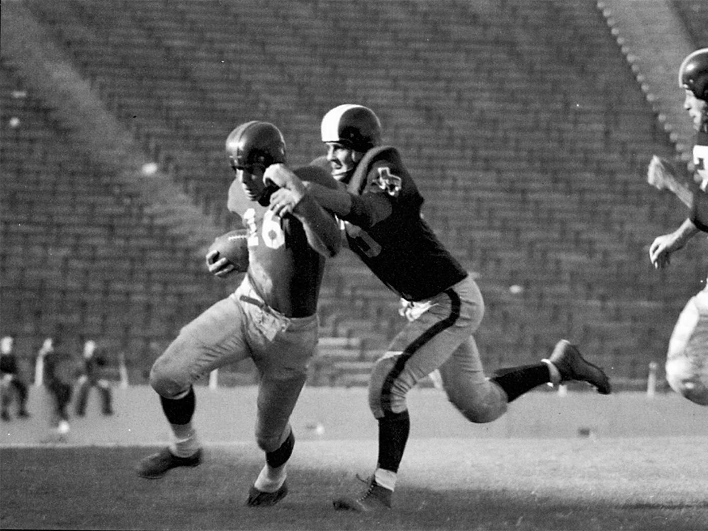 Right Place, Wrong Time: How the 1952 Dallas Texans Flamed Out After One  Lackluster Season of Football – Texas Monthly