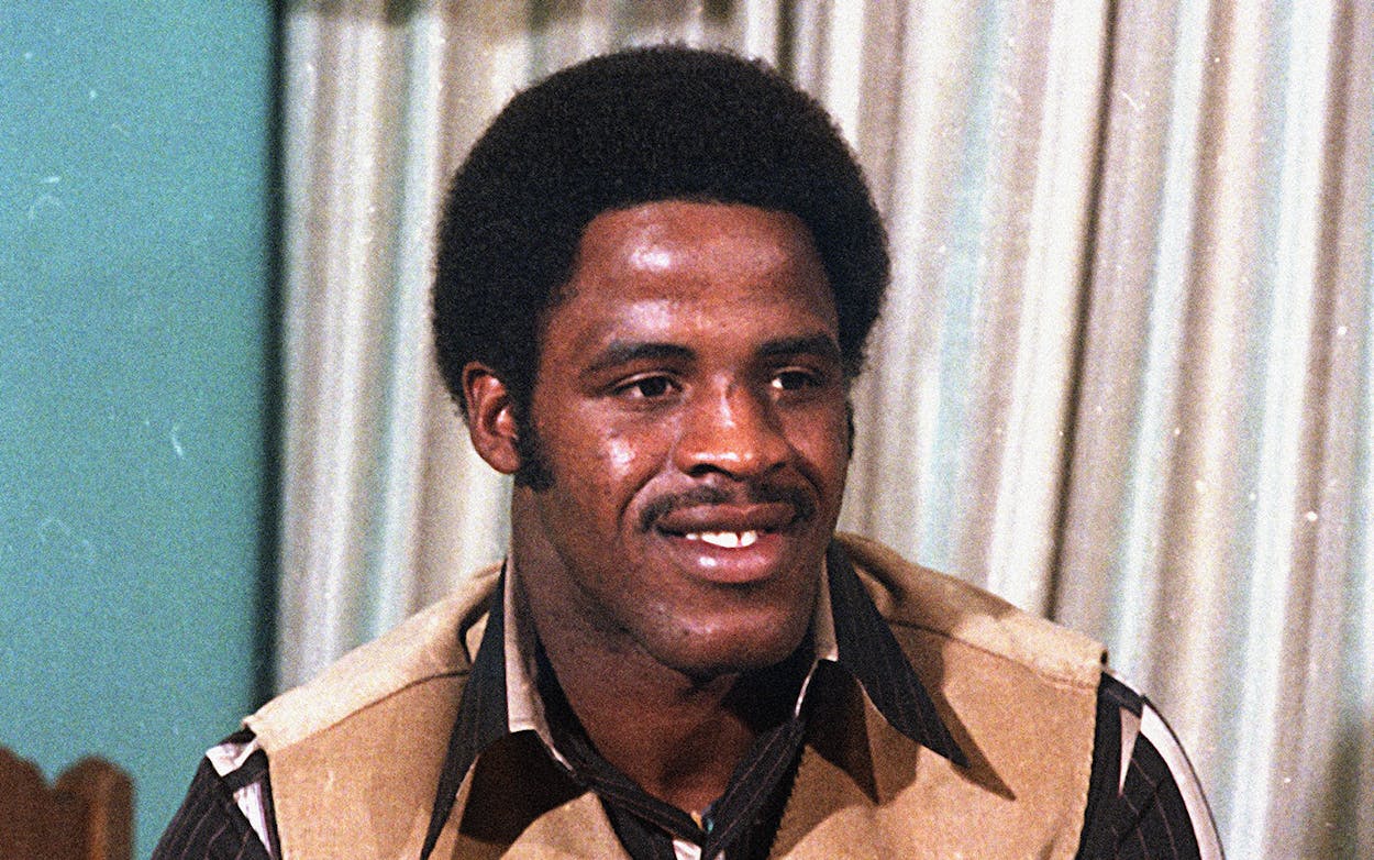 Longhorn legend Earl Campbell shares addiction recovery story