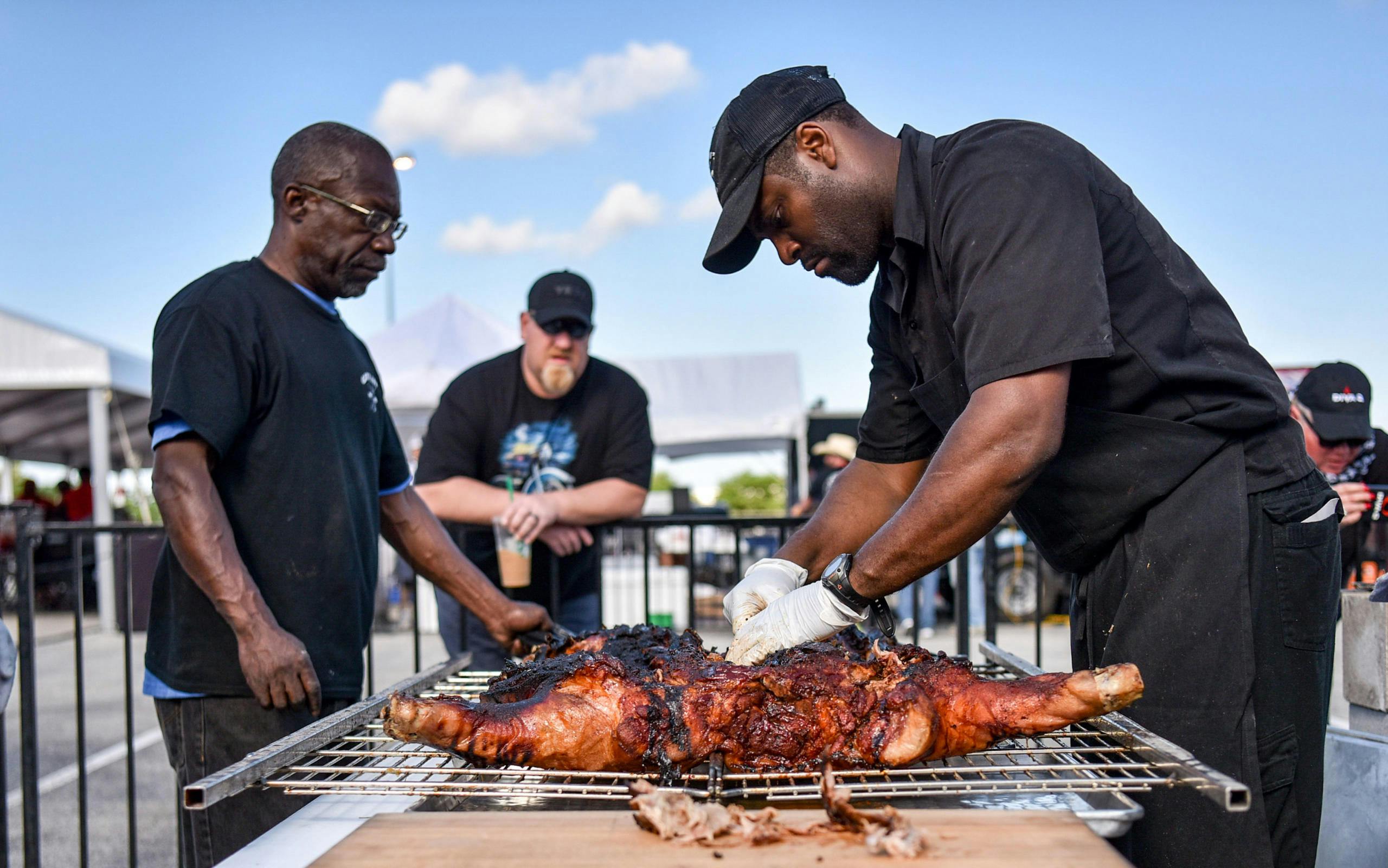 ACL Fest adds a very Texas thing: barbecue pitmasters on site