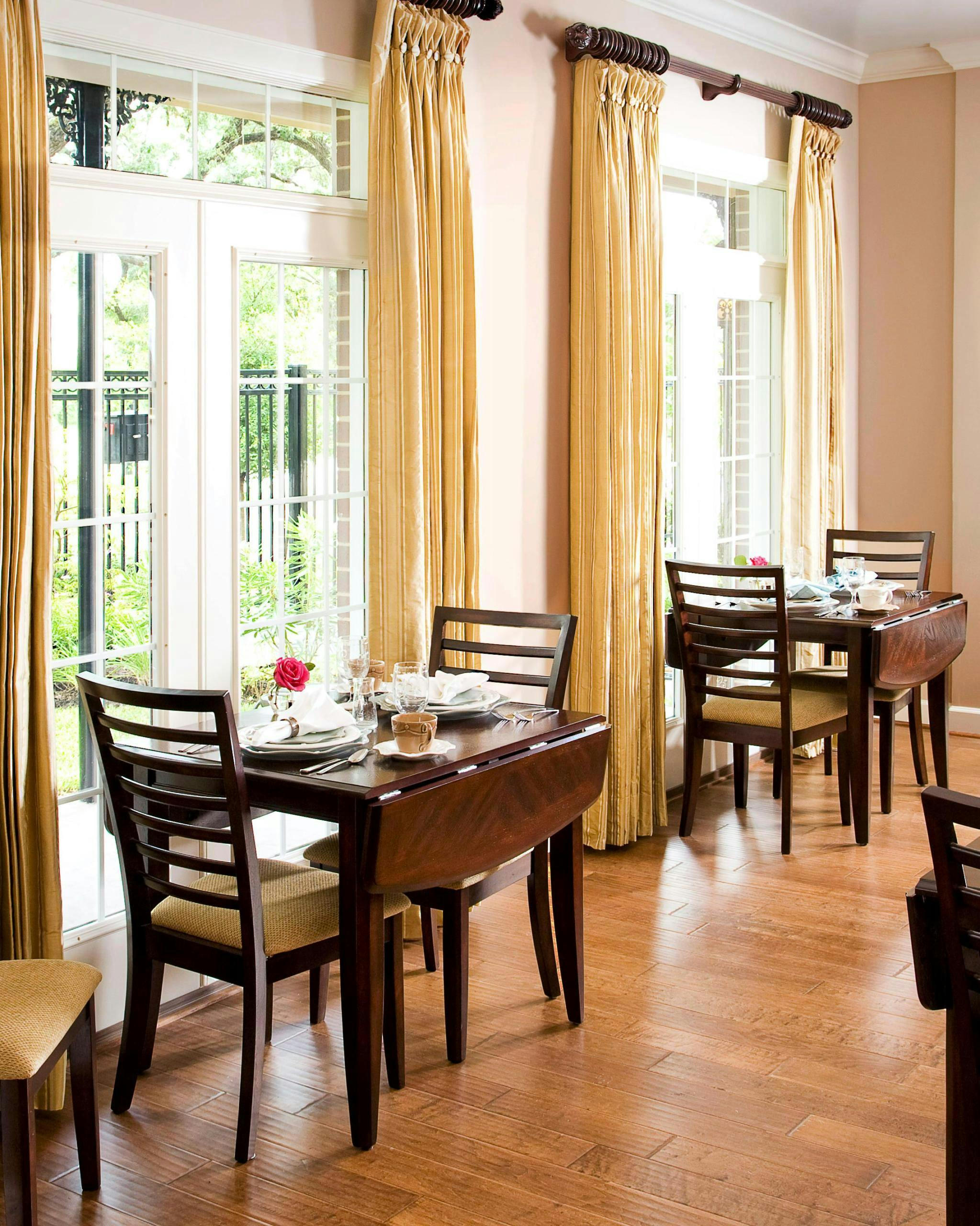 texas-staycation-la-maison-midtown-dining-room-1