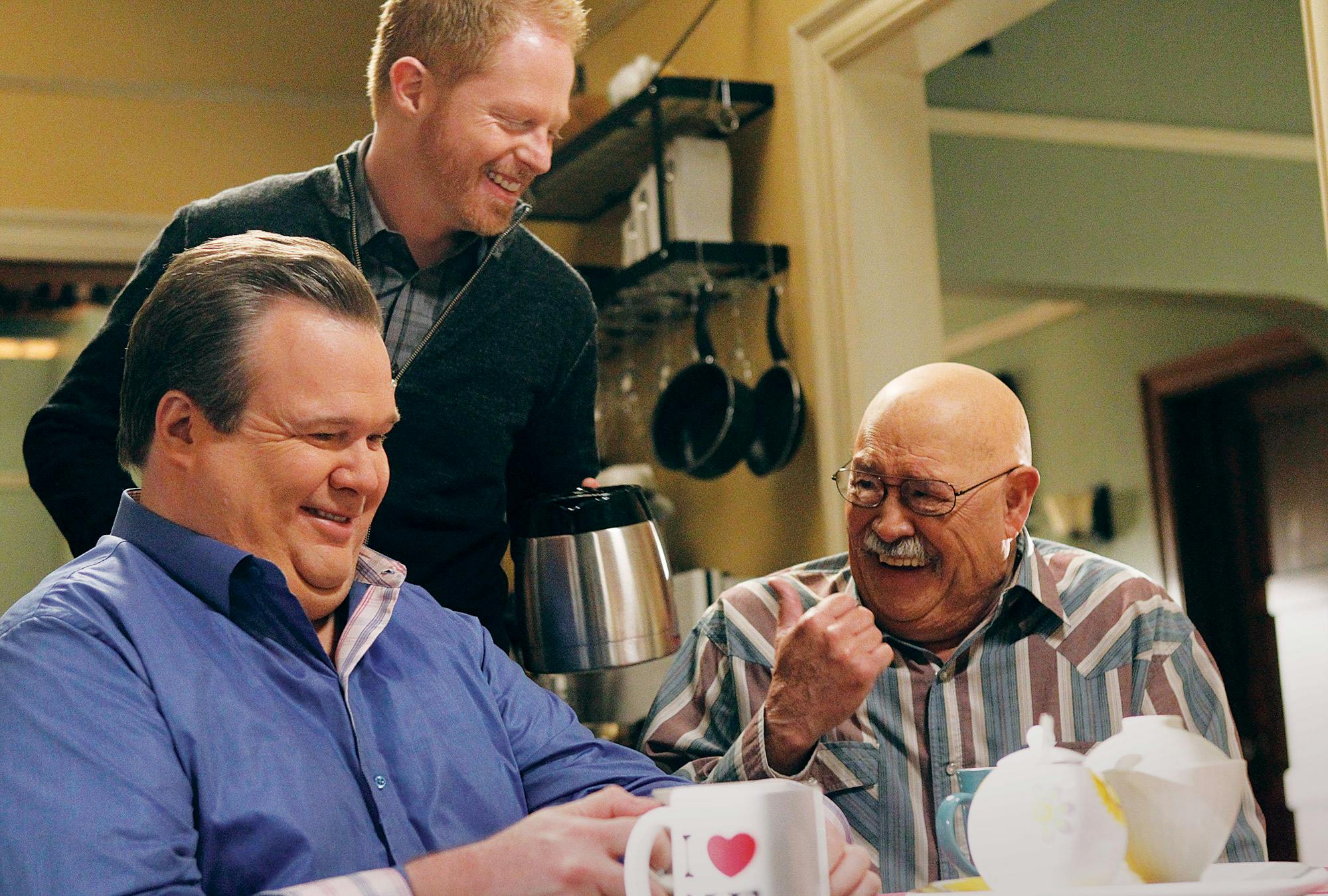 barry corbin with Eric Stonestreet and Jesse Tyle4r Ferguson in modern family