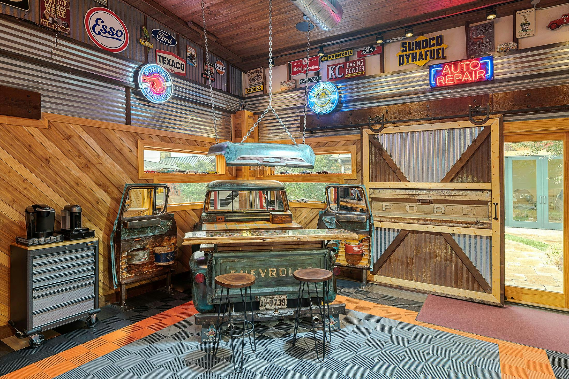 car-themed-house-listing-zillow-3