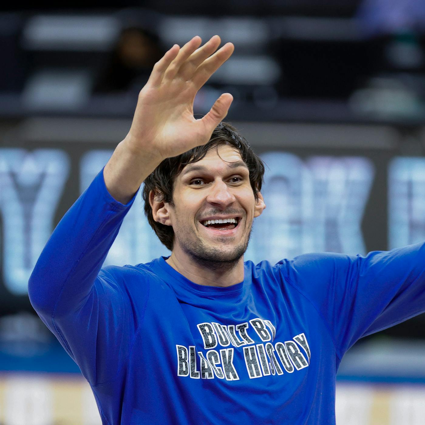 Mavs Center Boban Marjanovic Can Empty a Costco Box of Goldfish Crackers in  Five Handfuls