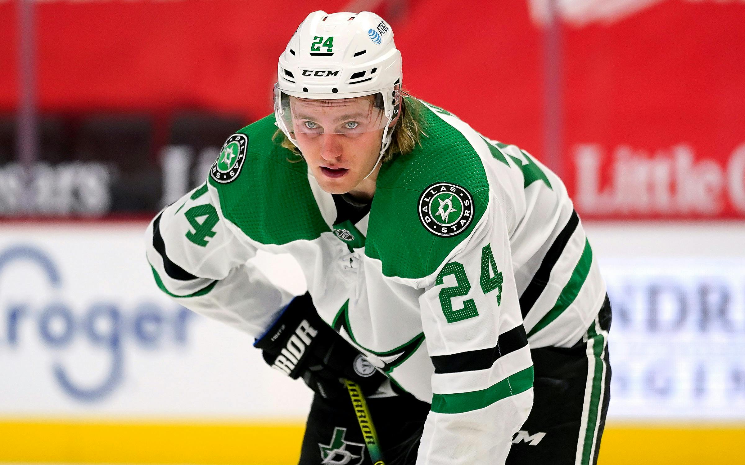 Stars lose Jamie Benn, pull Jake Oettinger early in Game 3 to fall