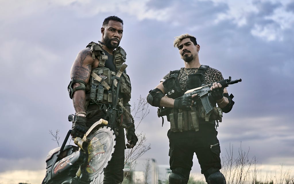Raúl Castillo and Omari Hardwick in Army of the Dead.