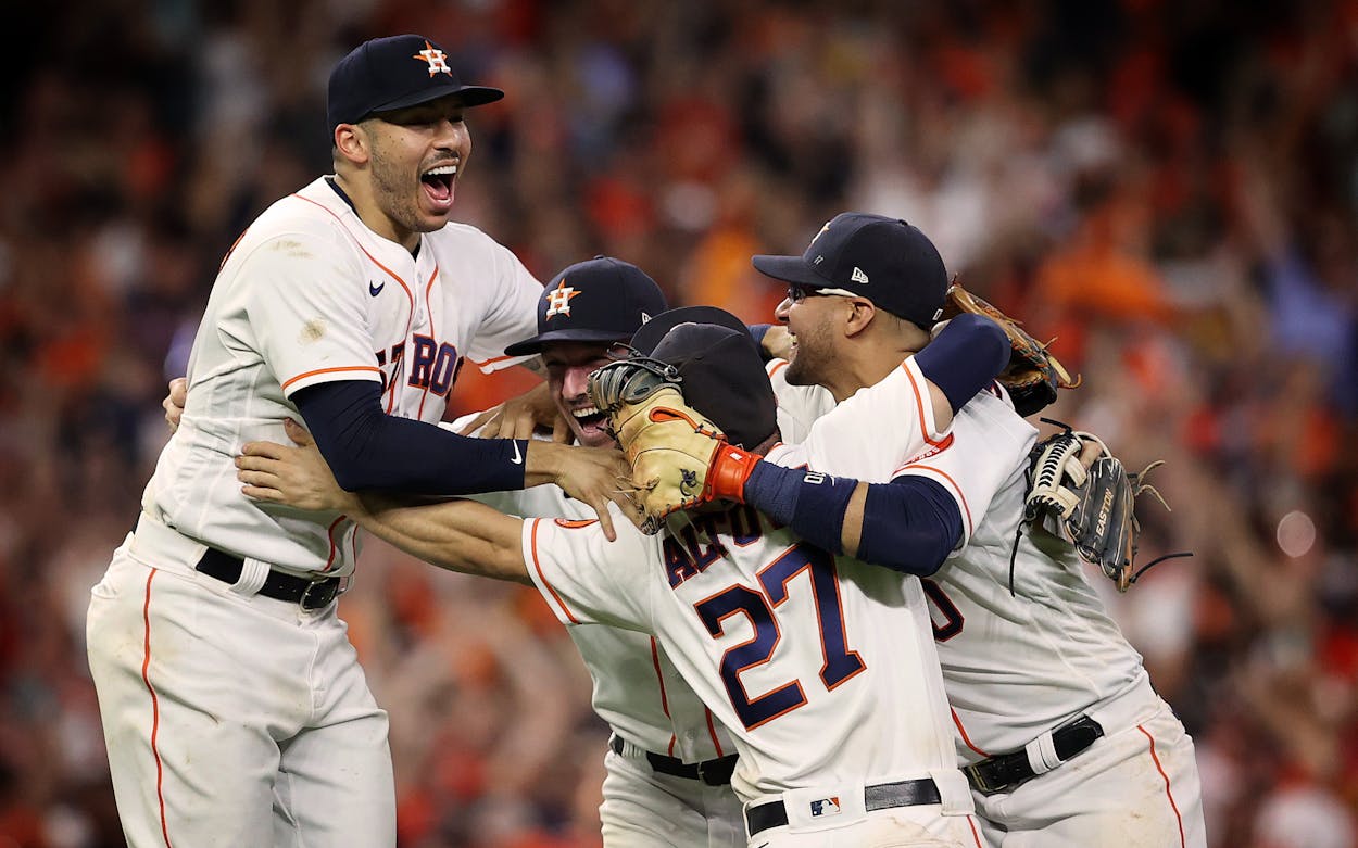 Astros earn Mother's Day win in series finale against Blue Jays
