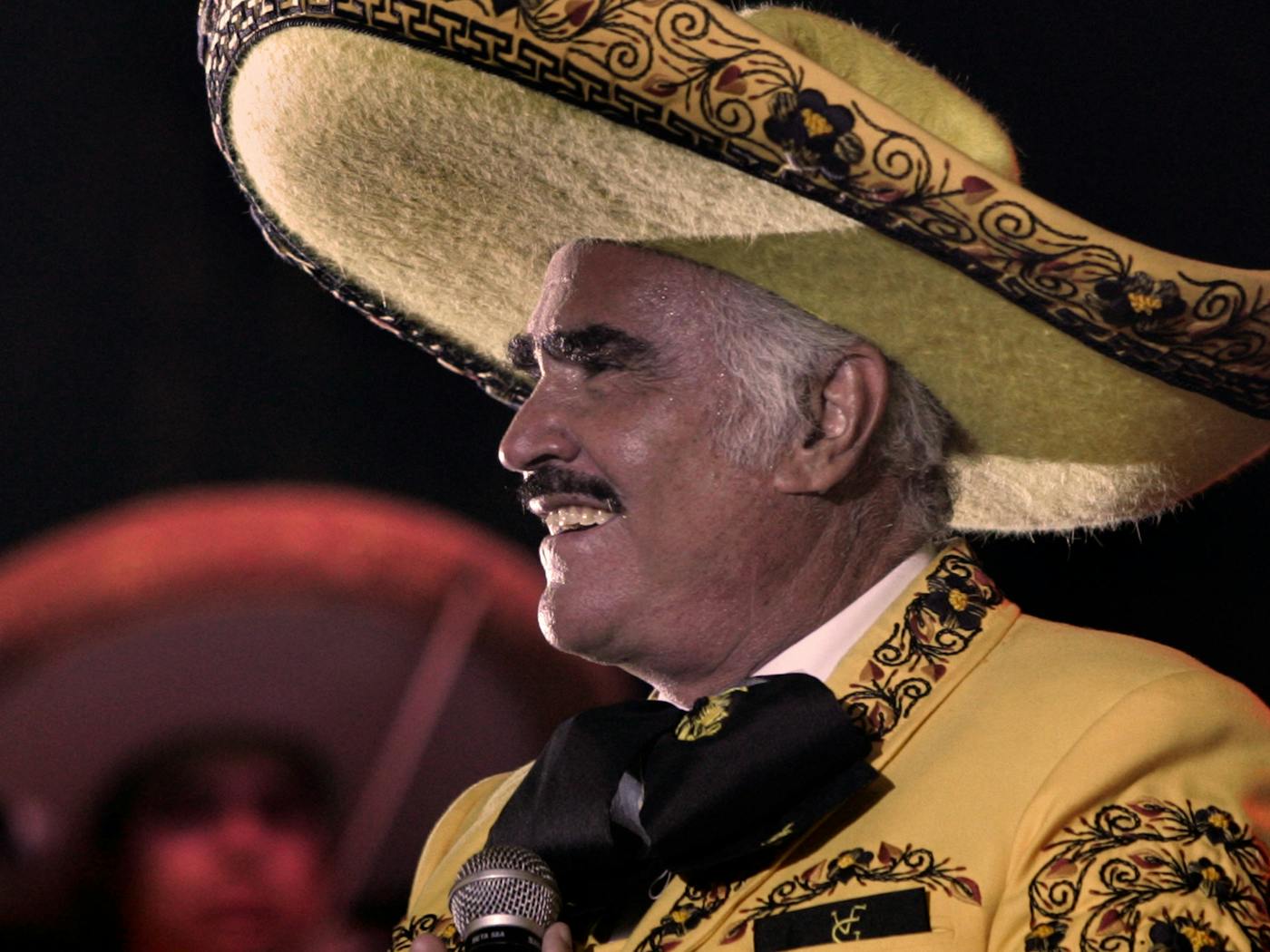 Texans Mourn the Death of “El Rey,” Vicente Fernández – Texas Monthly