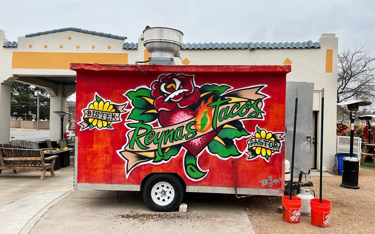 Reyna's Tacos food truck in San Angelo.