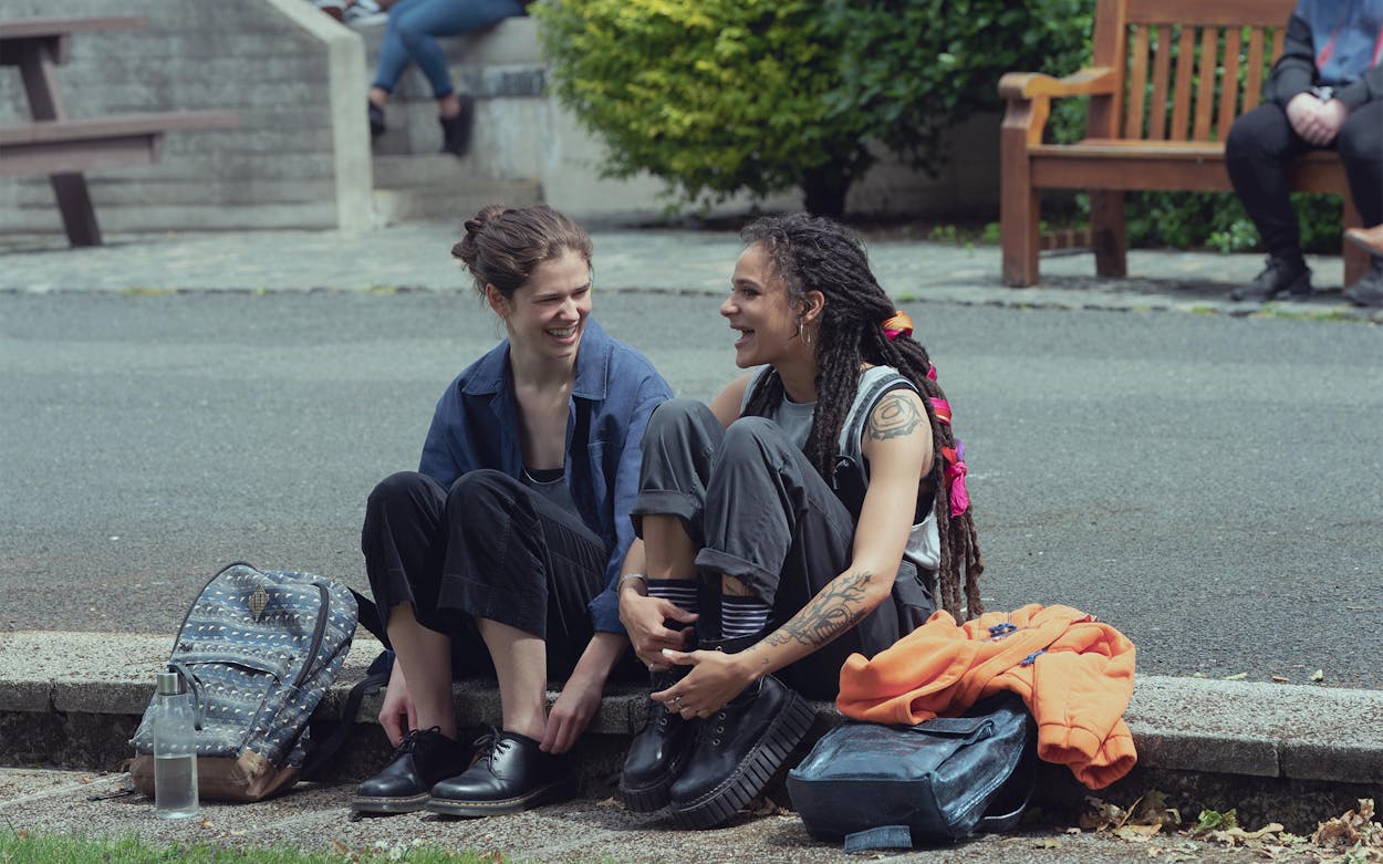 Alison Oliver and Sasha Lane in Conversations With Friends.