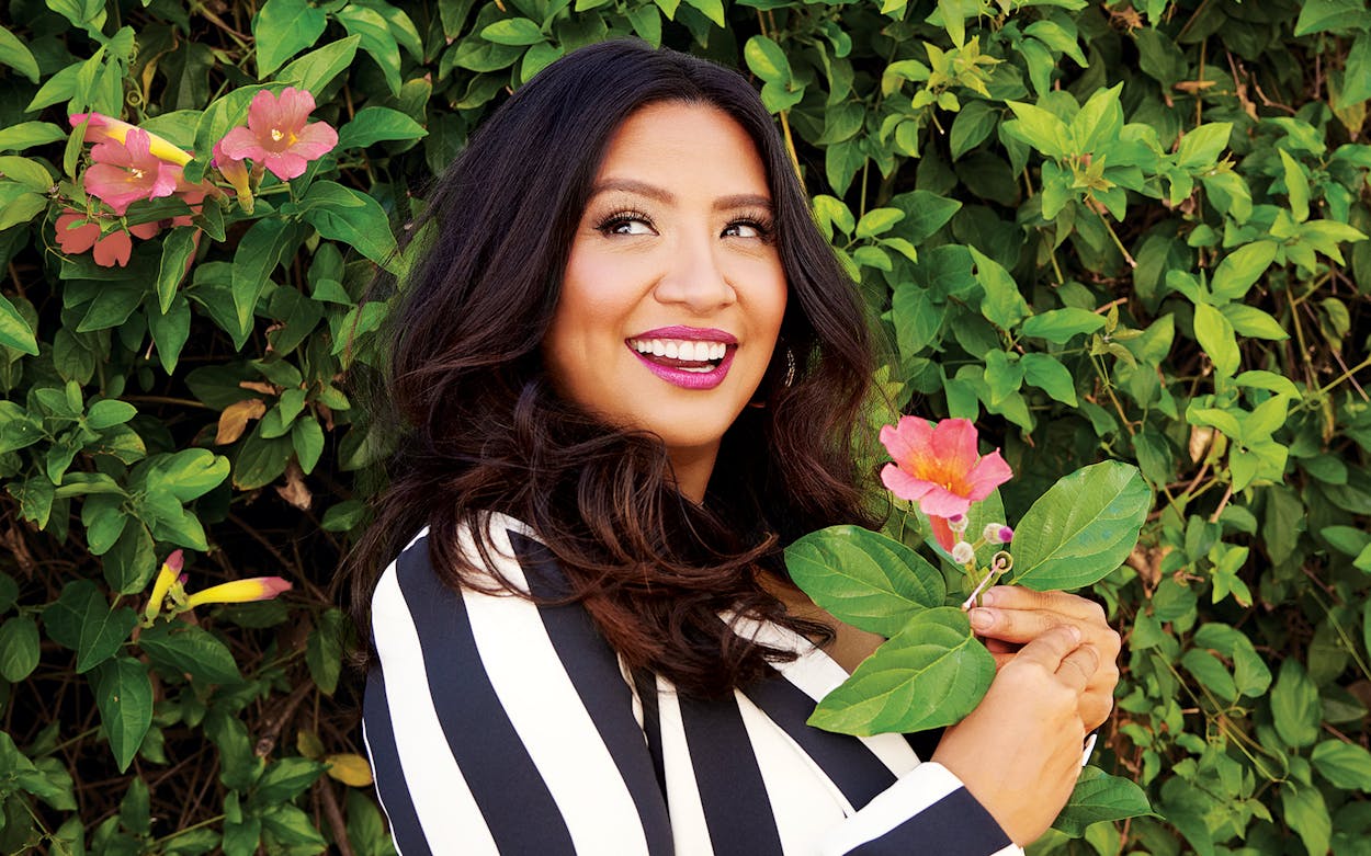 There Are No Glass Ceilings Left for Cristela Alonzo – Texas Monthly