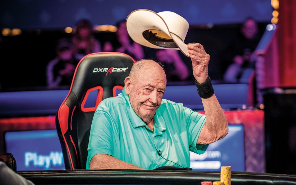 Brunson saluting the crowd after his final hand at the 2018 WSOP.