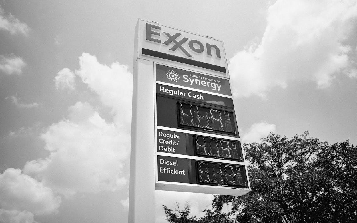 Exxon reports record profits