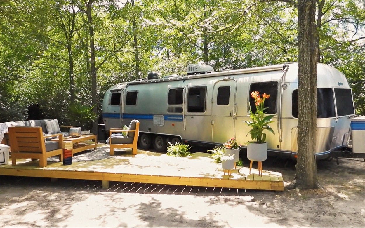 Texas Country Reporter Airstream flippers