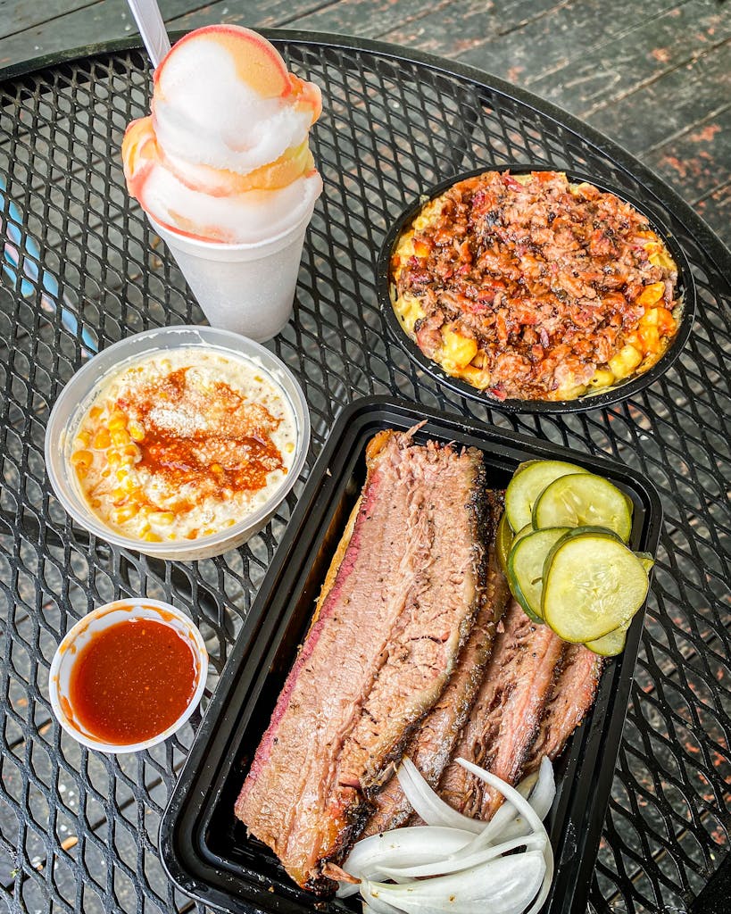 Yearbys-Barbecue-Waterice-Pilot-Point-trailer-brisket-mac-cheese