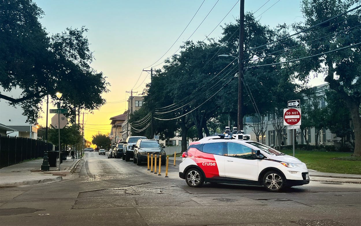 Driverless-cars-on-the-streets-of-Austin