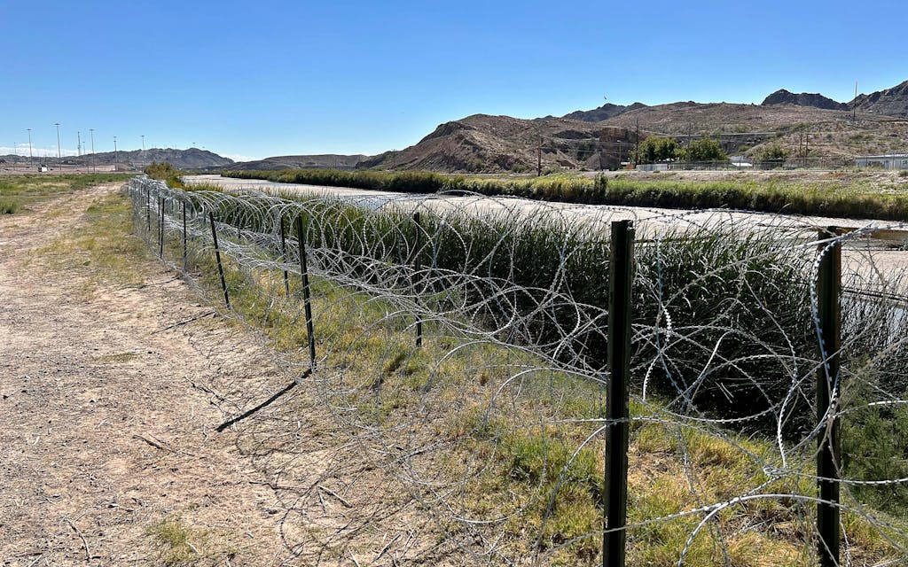 Abbott's border barrier with New Mexico