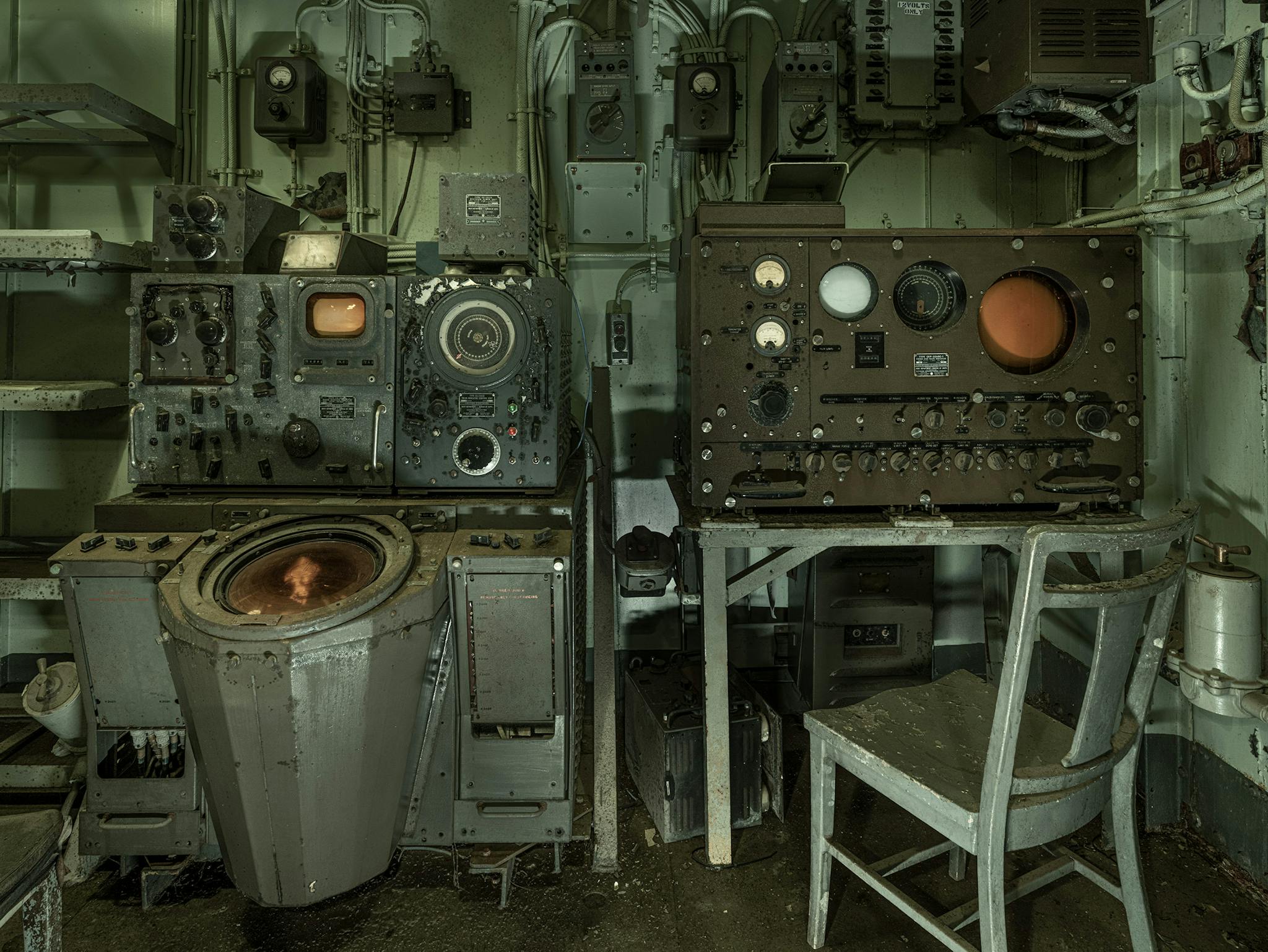 The radar room. The apparatus to the right is a surface search radar machine.