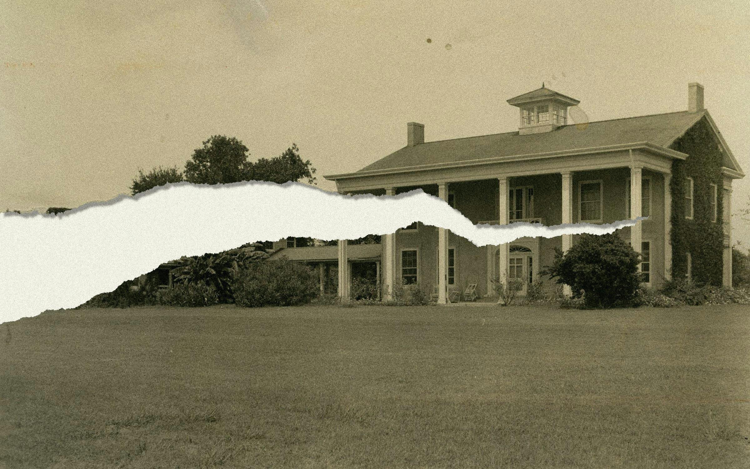 https://img.texasmonthly.com/2023/12/Texas-Historical-Commission-removing-books-Varner-Hogg-Plantation-Gift-Shop.jpg?auto=compress&crop=faces&fit=fit&fm=pjpg&ixlib=php-3.3.1&q=45