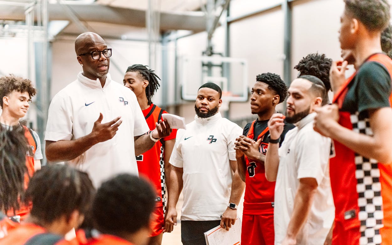 Jermaine O’Neal coaching the Dynamic Prep basketball team.