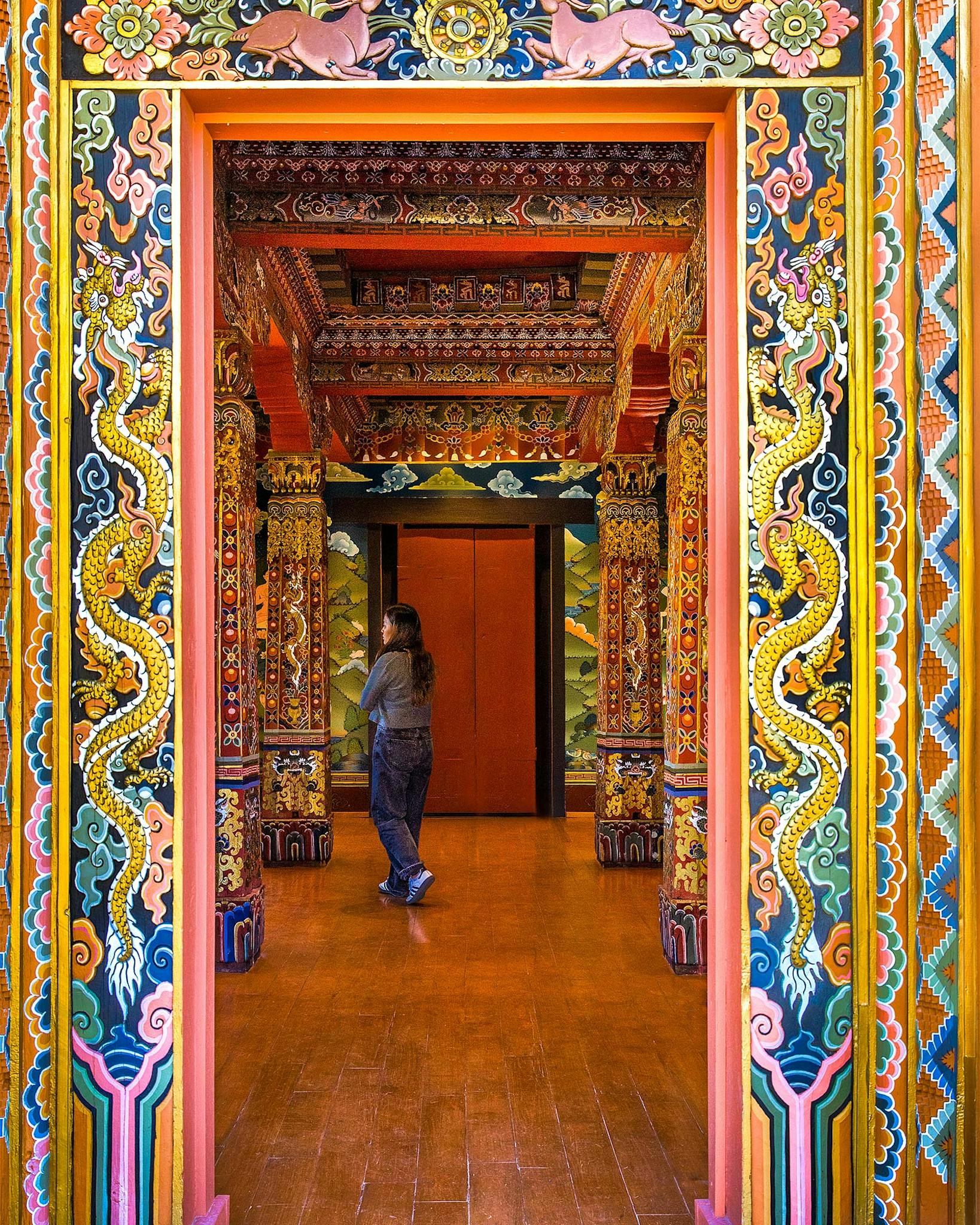 Painted images of dragons can be seen on the doors to the Lhakhang.