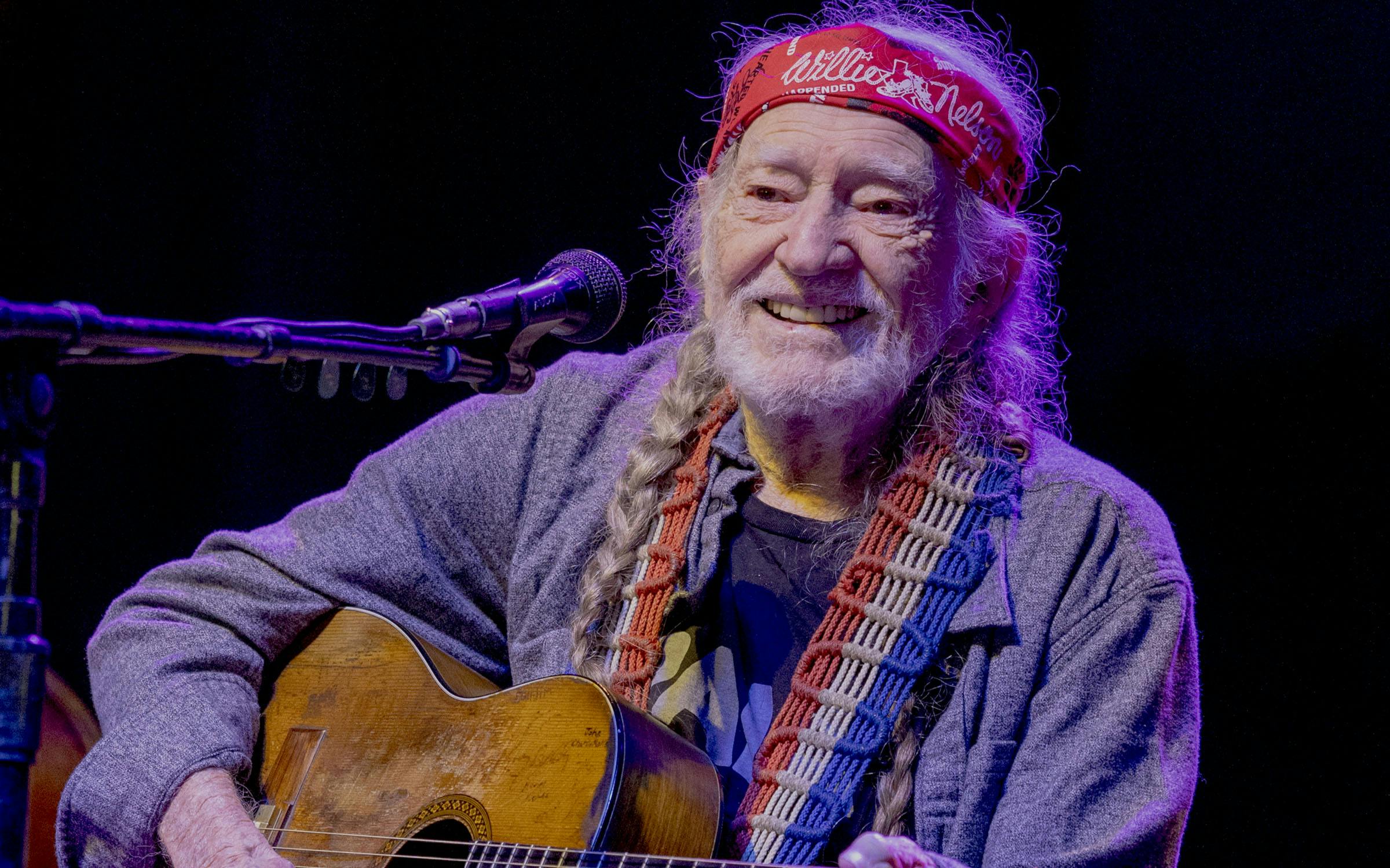 Willie Nelson returns to the stage at the 4th of July picnic