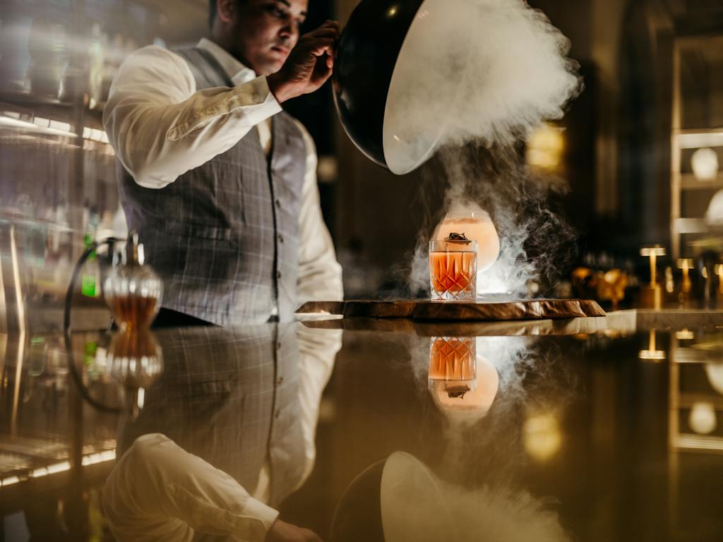 Dallas Ritz Bar A Resort Season Of Play, The Texas Way: The Ritz-Carlton Dallas, Las ...